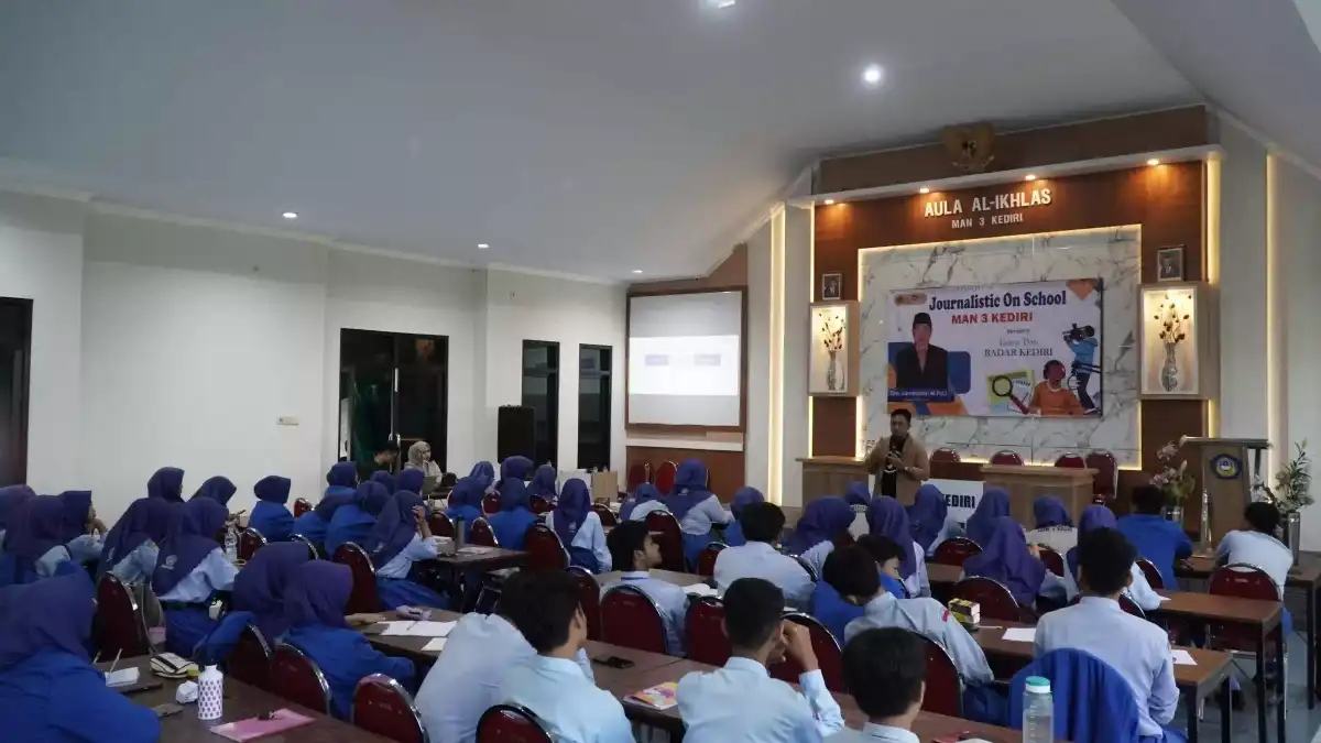 Kegiatan Pelatihan Jurnalistik bersama RK Institute di MAN 3 Kediri