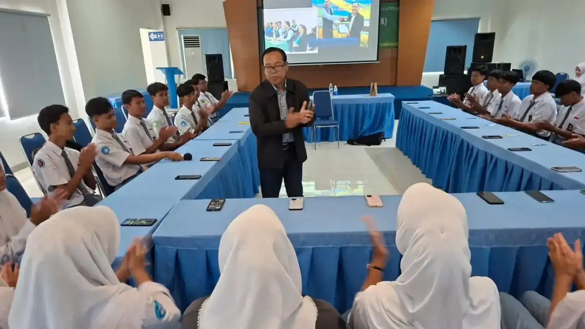 Pelatihan LDK bersama Radar Kediri Institute