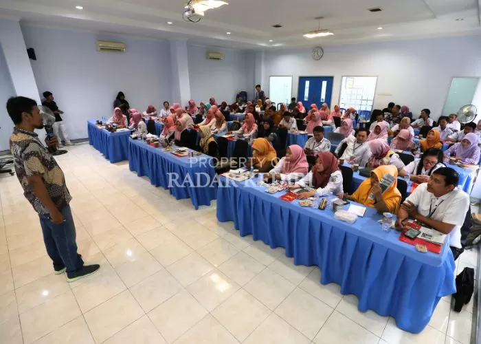 Pelatihan Digital Marketing Guru Honorer Kediri