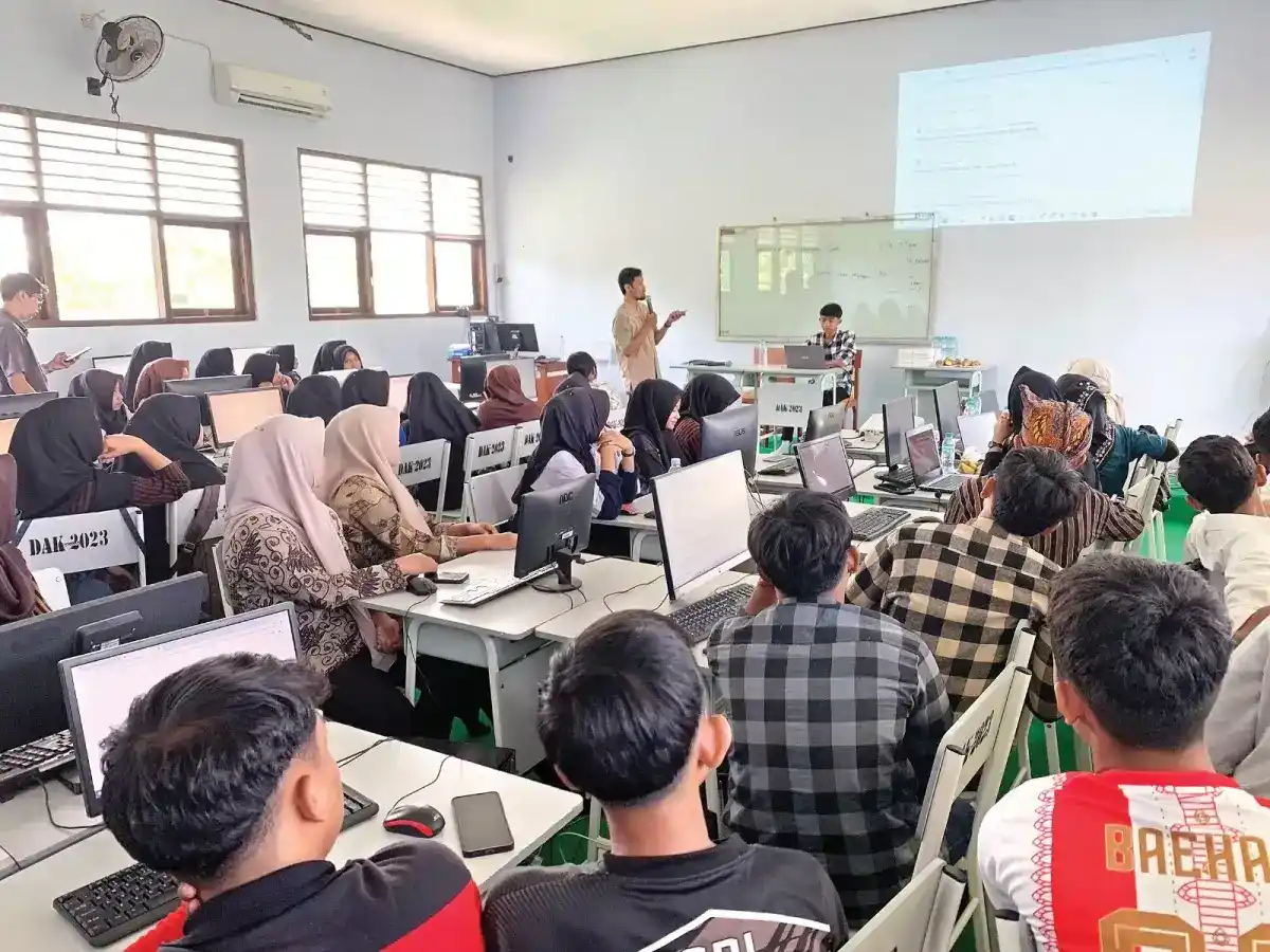 Pelatihan Website Sekolah SMAN 1 Pace Nganjuk