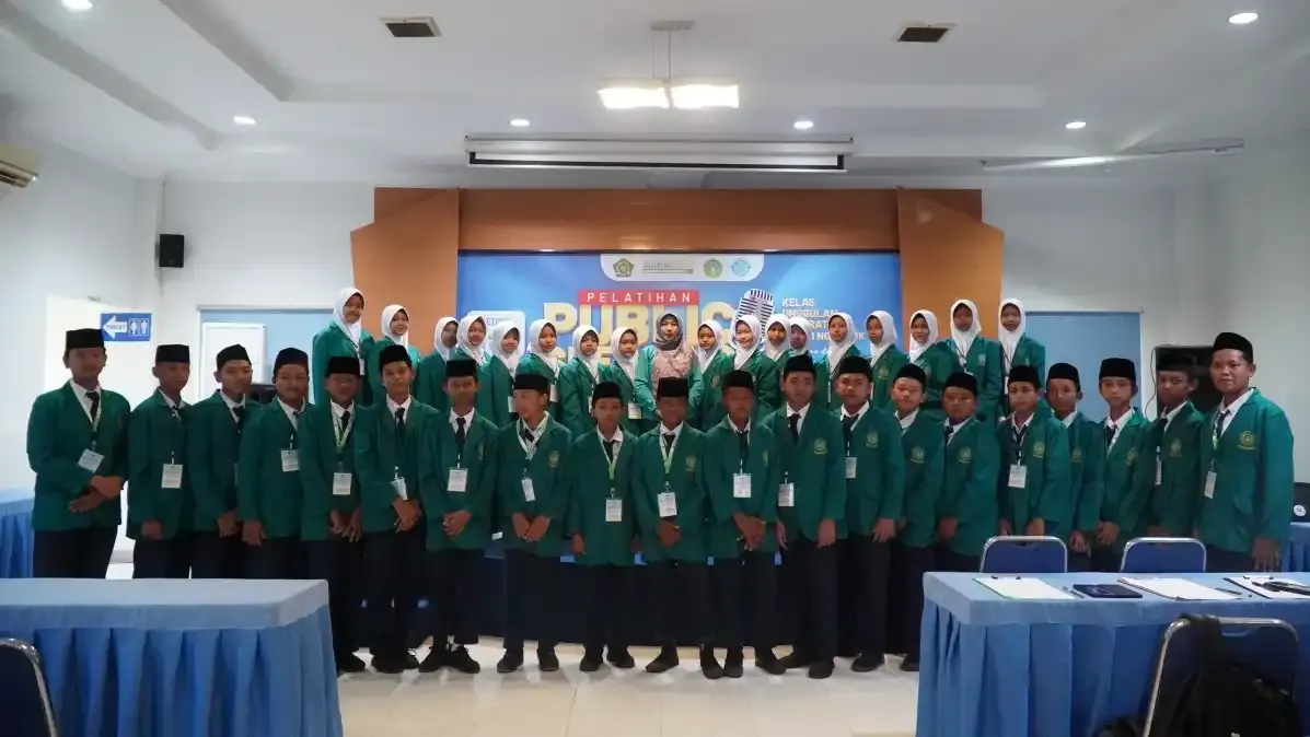 Siswa belajar konsep dasar coding secara visual dan menyenangkan